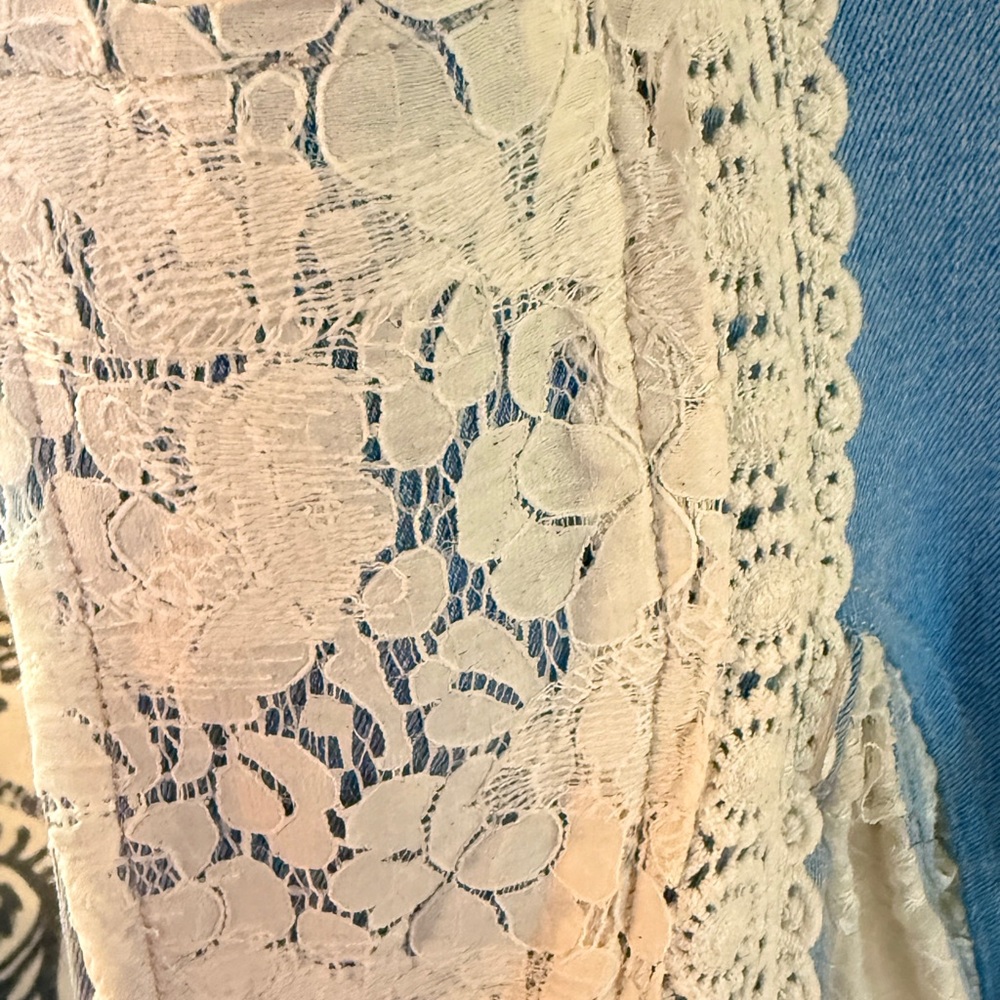 NWOT Oli & Hali Blue and White Lace Flare Jeans - Picture 8 of 9